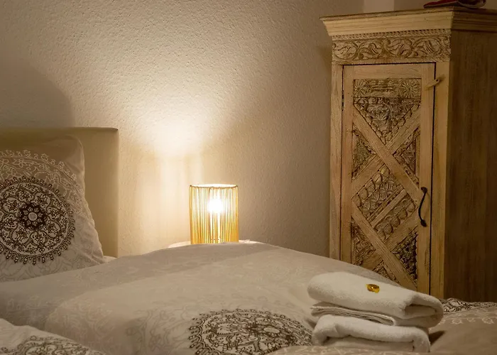 Kleines Ferienhaeuschen Im Garten *